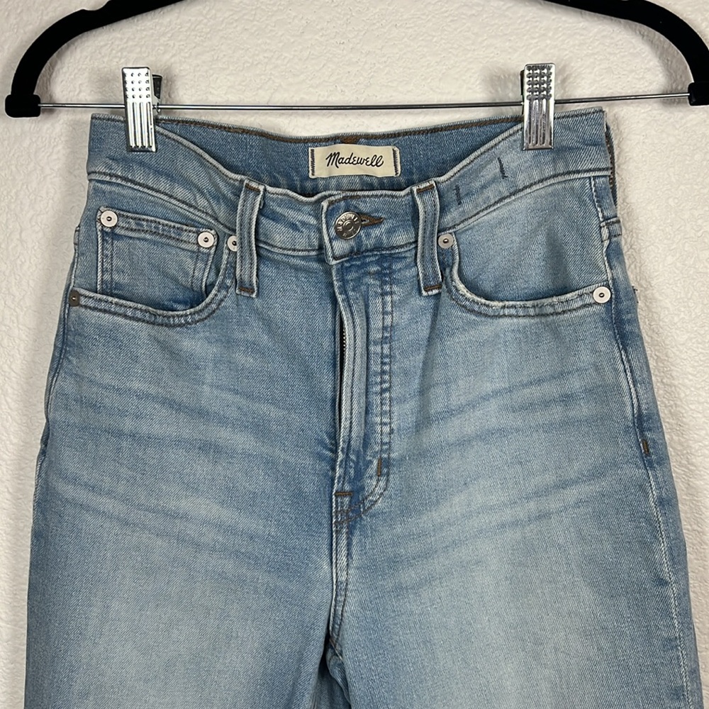 Madewell The Perfect Vintage Straight Jeans in Danby Wash Knee Rip Edition S24 - Picture 4 of 10